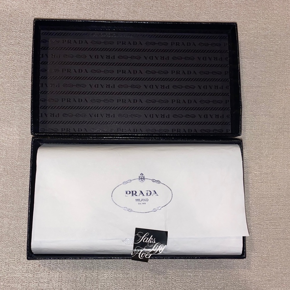 PRADA Authentic Wallet - Picture 3 of 16